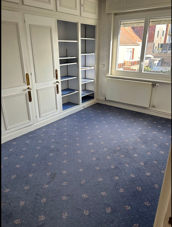 Maison à Marcq-en-Barœul, 125 m² — Chambre avec placards intégrés d'époque