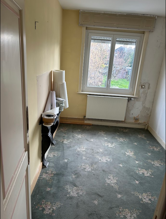 Maison à Marcq-en-Barœul, 125 m² — Chambre d'origine, moquette et papiers peints à déposer